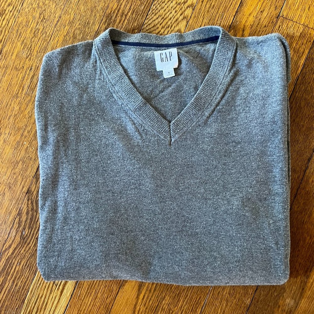 Mens Gap V-Neck Sweater